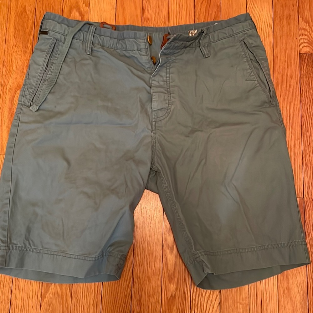 Guess Men’s shorts 34